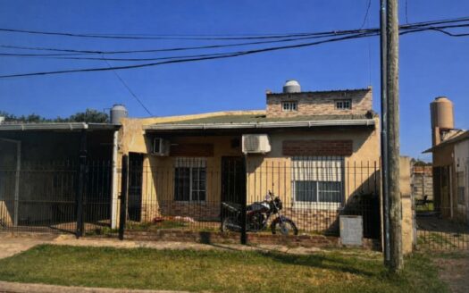 Venta de casa + departamento – Barrio El Quinto